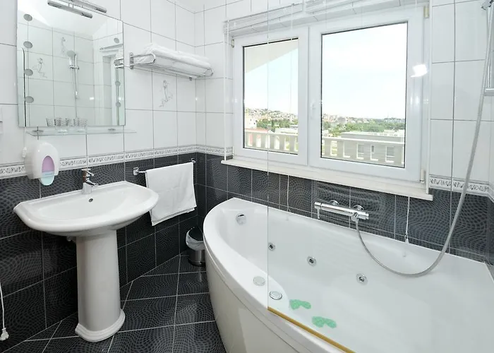 アパート Lida トロギール